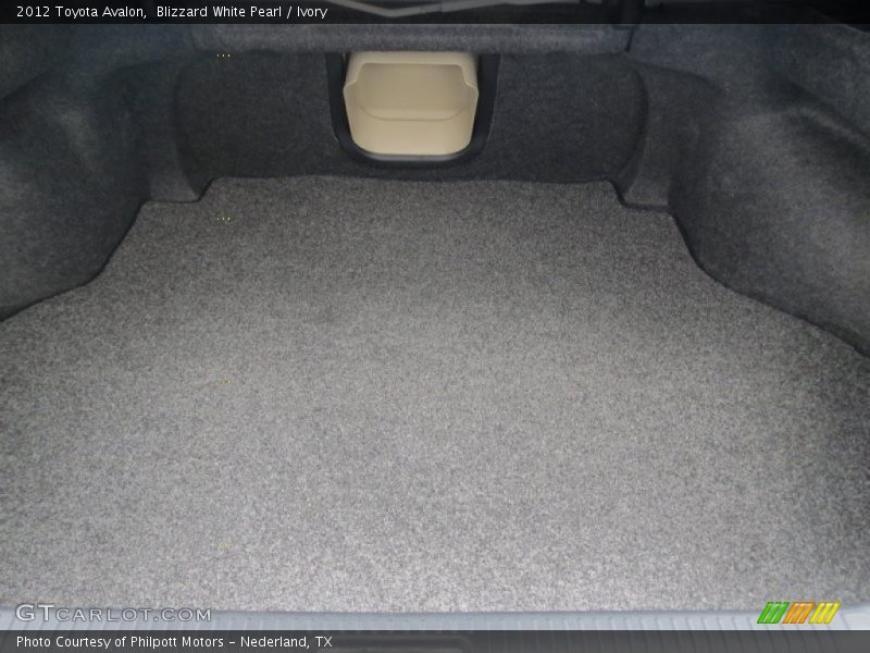Blizzard White Pearl / Ivory 2012 Toyota Avalon