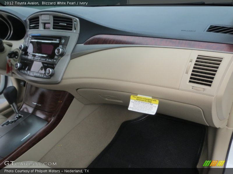 Blizzard White Pearl / Ivory 2012 Toyota Avalon