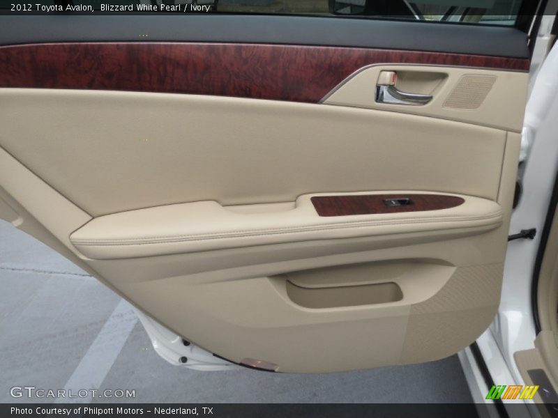 Blizzard White Pearl / Ivory 2012 Toyota Avalon