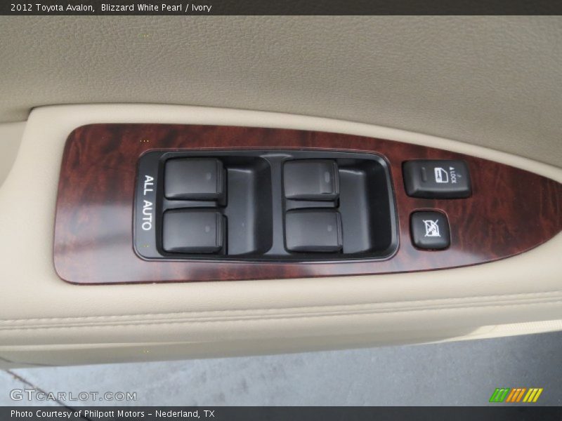 Blizzard White Pearl / Ivory 2012 Toyota Avalon