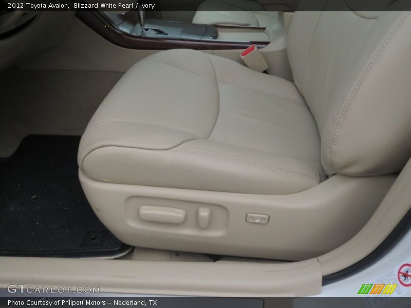 Blizzard White Pearl / Ivory 2012 Toyota Avalon