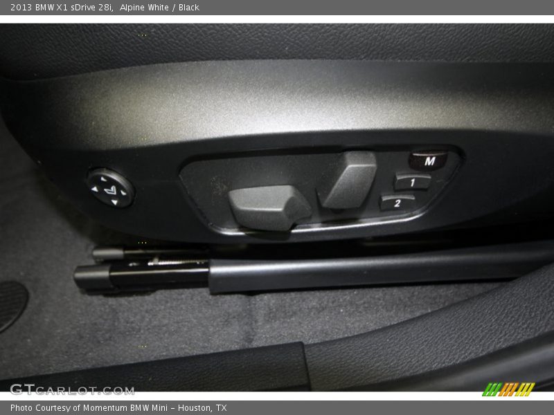 Alpine White / Black 2013 BMW X1 sDrive 28i