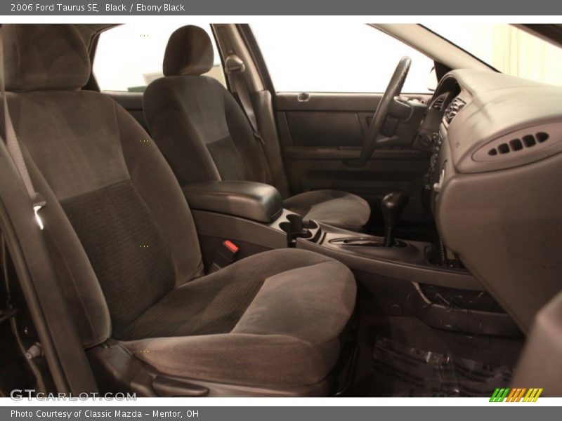 Black / Ebony Black 2006 Ford Taurus SE