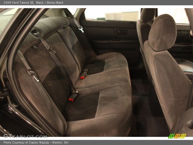 Black / Ebony Black 2006 Ford Taurus SE