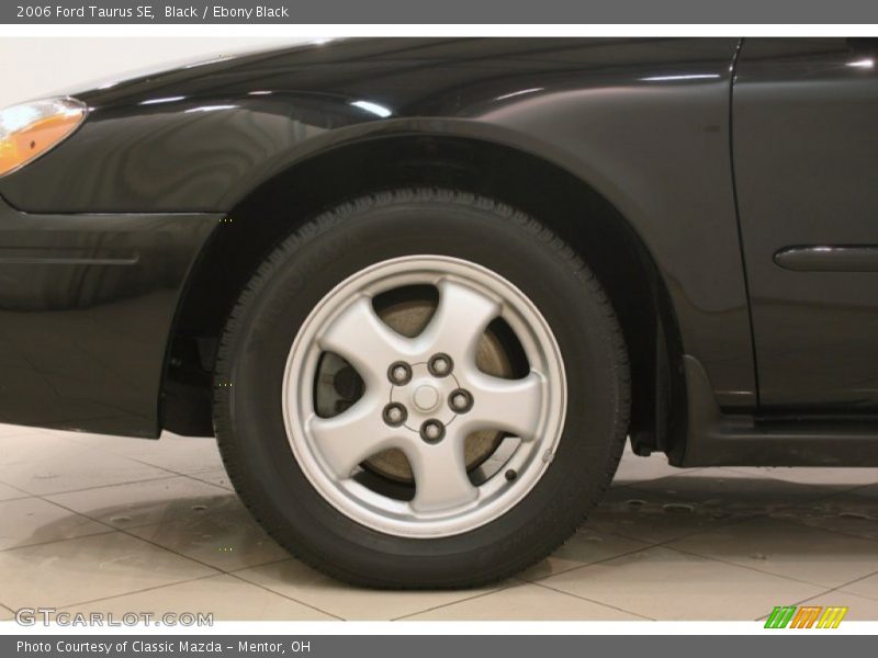 Black / Ebony Black 2006 Ford Taurus SE