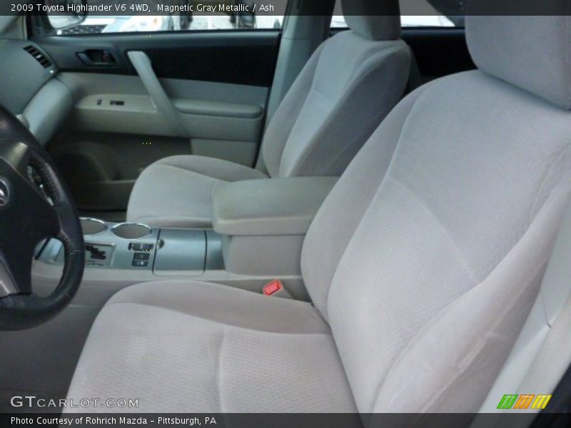 Magnetic Gray Metallic / Ash 2009 Toyota Highlander V6 4WD