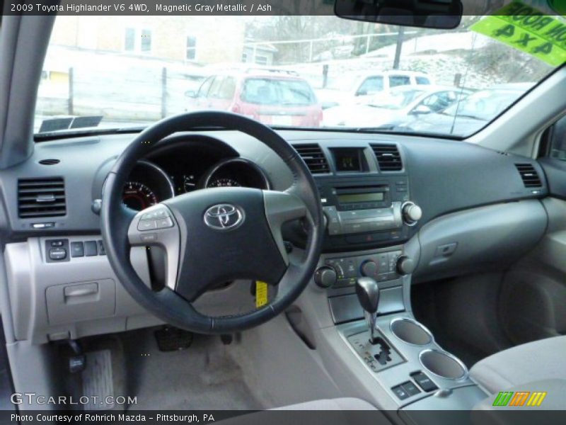 Magnetic Gray Metallic / Ash 2009 Toyota Highlander V6 4WD