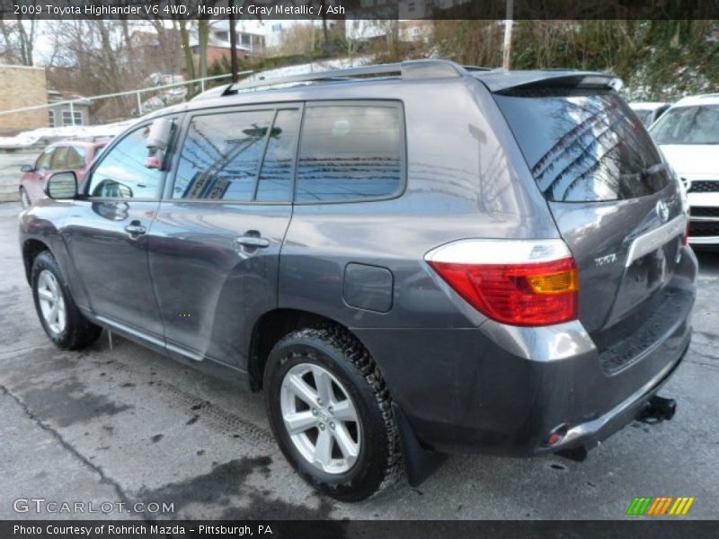 Magnetic Gray Metallic / Ash 2009 Toyota Highlander V6 4WD