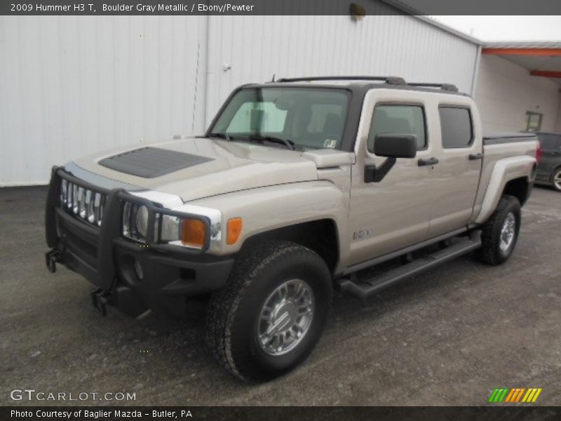 Front 3/4 View of 2009 H3 T