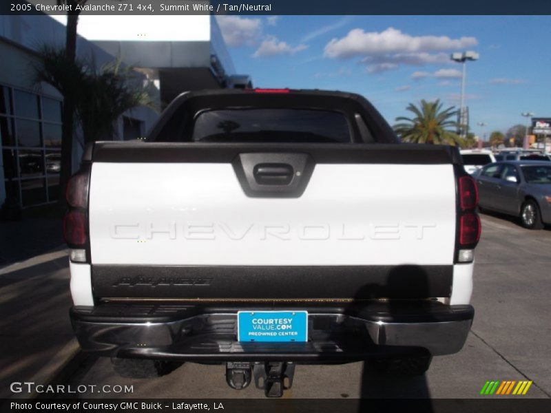 Summit White / Tan/Neutral 2005 Chevrolet Avalanche Z71 4x4
