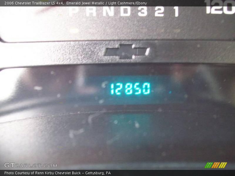 Emerald Jewel Metallic / Light Cashmere/Ebony 2006 Chevrolet TrailBlazer LS 4x4