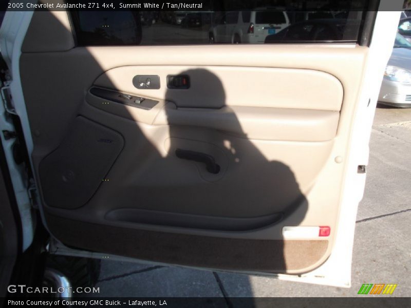 Summit White / Tan/Neutral 2005 Chevrolet Avalanche Z71 4x4