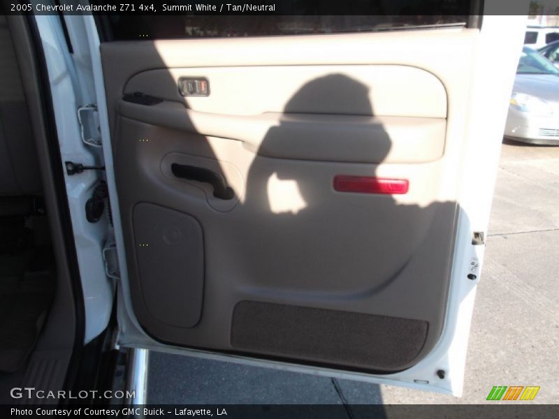 Summit White / Tan/Neutral 2005 Chevrolet Avalanche Z71 4x4