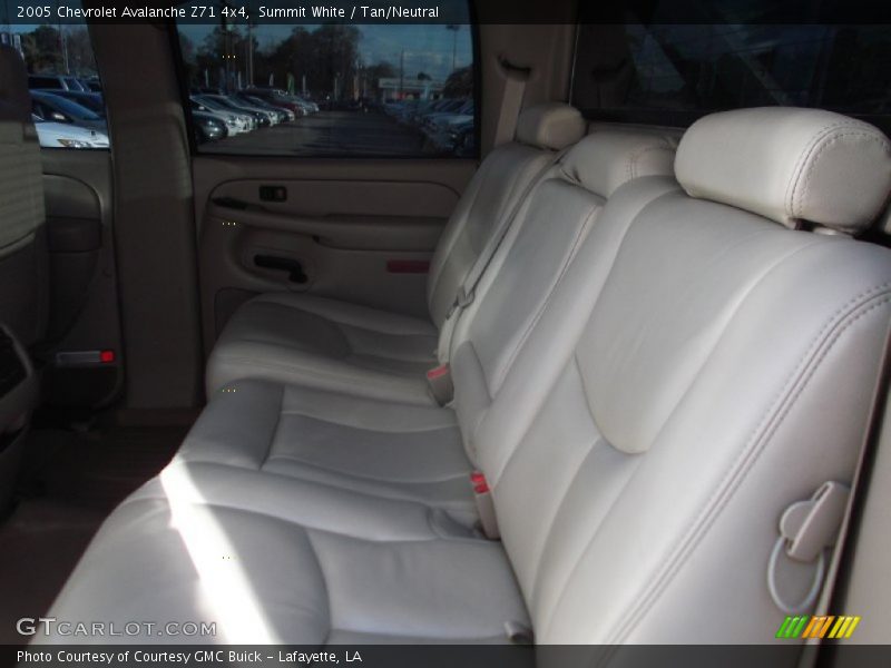 Summit White / Tan/Neutral 2005 Chevrolet Avalanche Z71 4x4