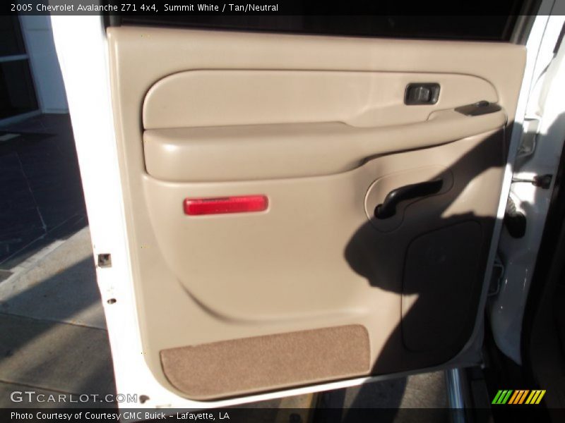Summit White / Tan/Neutral 2005 Chevrolet Avalanche Z71 4x4