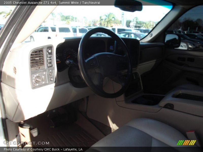 Summit White / Tan/Neutral 2005 Chevrolet Avalanche Z71 4x4