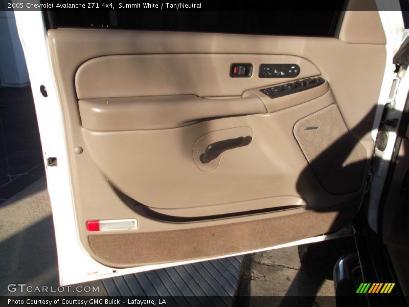 Summit White / Tan/Neutral 2005 Chevrolet Avalanche Z71 4x4