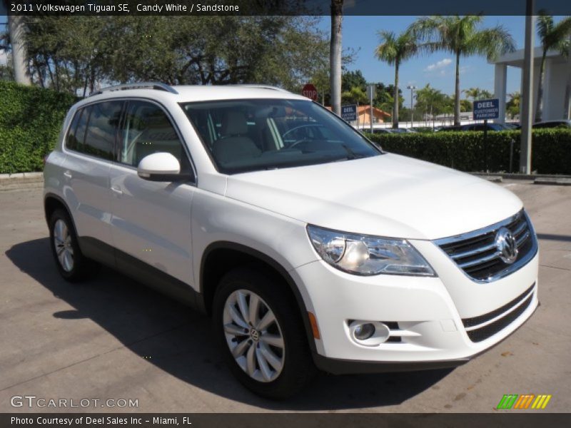 Front 3/4 View of 2011 Tiguan SE