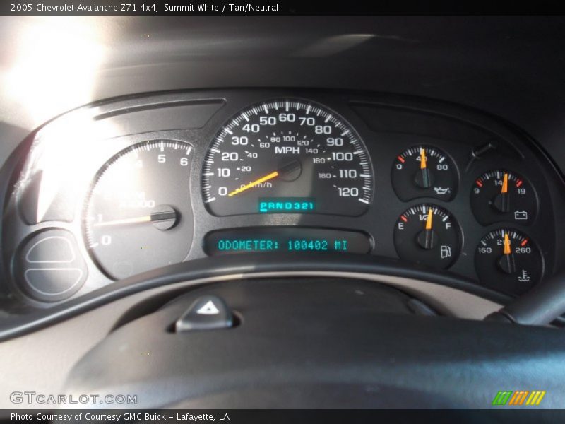 Summit White / Tan/Neutral 2005 Chevrolet Avalanche Z71 4x4