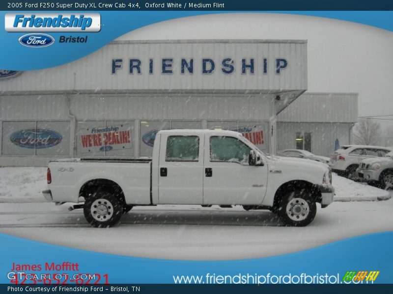 Oxford White / Medium Flint 2005 Ford F250 Super Duty XL Crew Cab 4x4