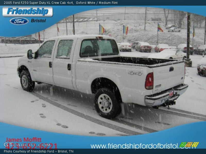 Oxford White / Medium Flint 2005 Ford F250 Super Duty XL Crew Cab 4x4