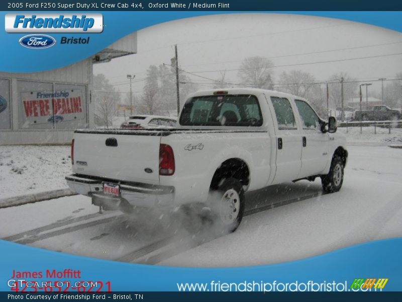 Oxford White / Medium Flint 2005 Ford F250 Super Duty XL Crew Cab 4x4