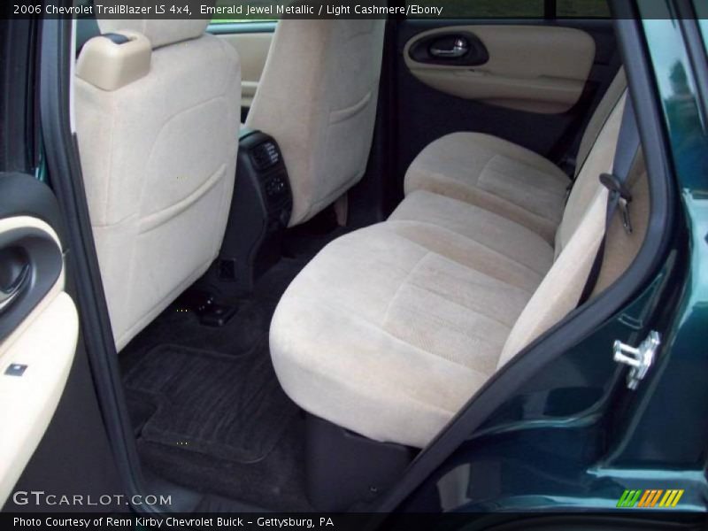 Emerald Jewel Metallic / Light Cashmere/Ebony 2006 Chevrolet TrailBlazer LS 4x4