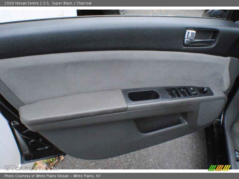 Super Black / Charcoal 2009 Nissan Sentra 2.0 S