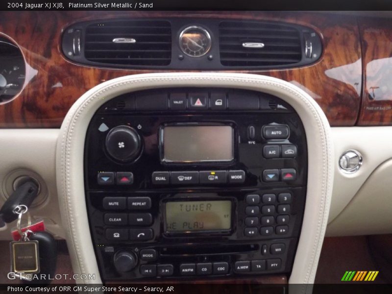 Controls of 2004 XJ XJ8