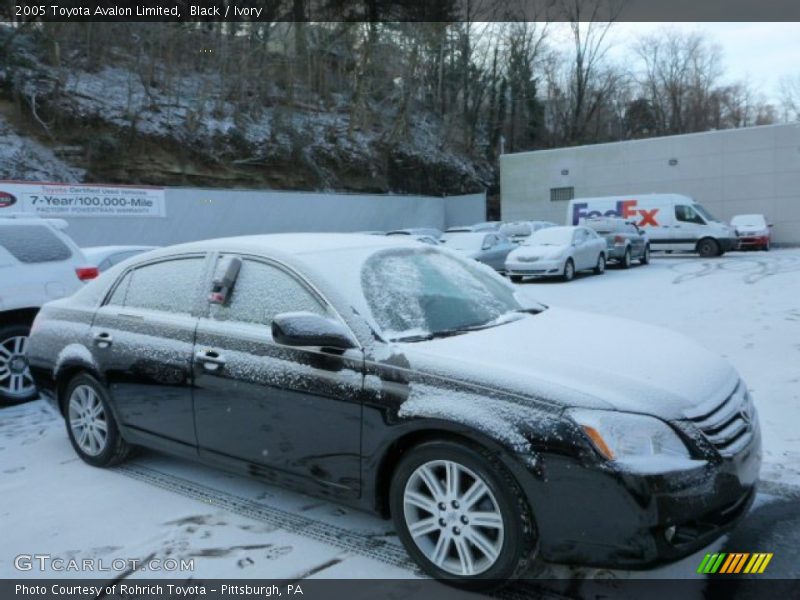 Black / Ivory 2005 Toyota Avalon Limited