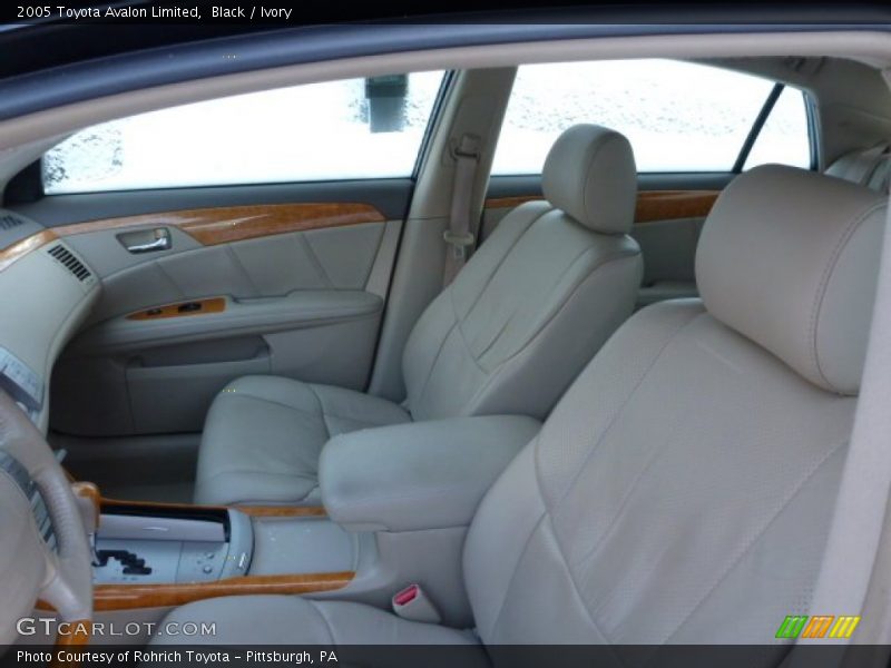 Black / Ivory 2005 Toyota Avalon Limited