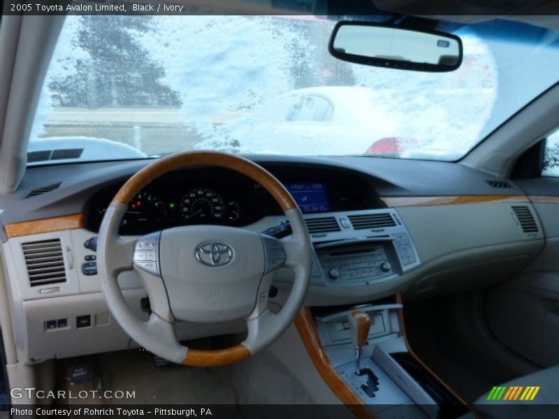 Black / Ivory 2005 Toyota Avalon Limited