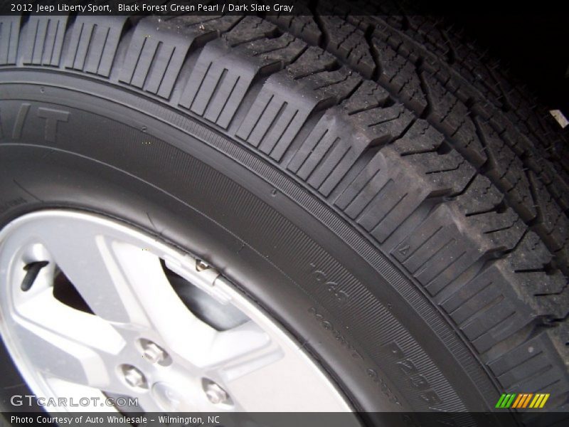 Black Forest Green Pearl / Dark Slate Gray 2012 Jeep Liberty Sport