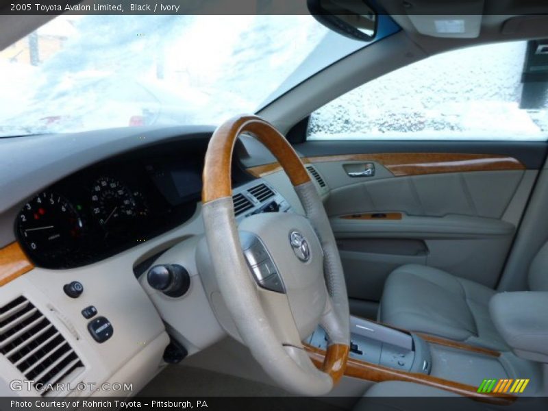 Black / Ivory 2005 Toyota Avalon Limited