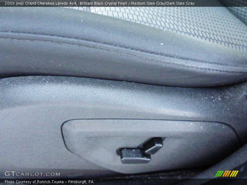 Brilliant Black Crystal Pearl / Medium Slate Gray/Dark Slate Gray 2009 Jeep Grand Cherokee Laredo 4x4