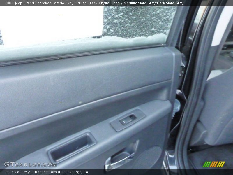 Brilliant Black Crystal Pearl / Medium Slate Gray/Dark Slate Gray 2009 Jeep Grand Cherokee Laredo 4x4
