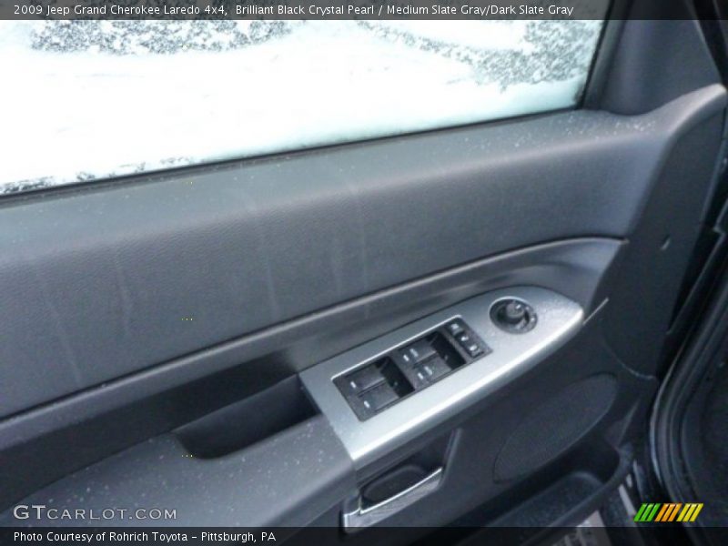 Brilliant Black Crystal Pearl / Medium Slate Gray/Dark Slate Gray 2009 Jeep Grand Cherokee Laredo 4x4