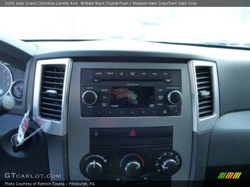 Brilliant Black Crystal Pearl / Medium Slate Gray/Dark Slate Gray 2009 Jeep Grand Cherokee Laredo 4x4