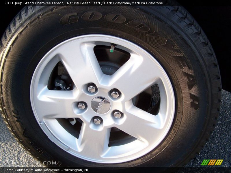 Natural Green Pearl / Dark Graystone/Medium Graystone 2011 Jeep Grand Cherokee Laredo