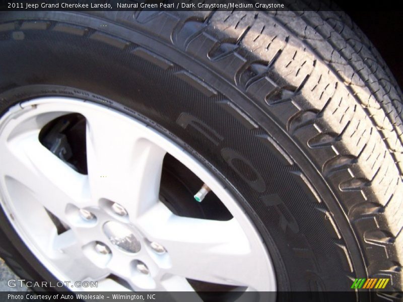 Natural Green Pearl / Dark Graystone/Medium Graystone 2011 Jeep Grand Cherokee Laredo