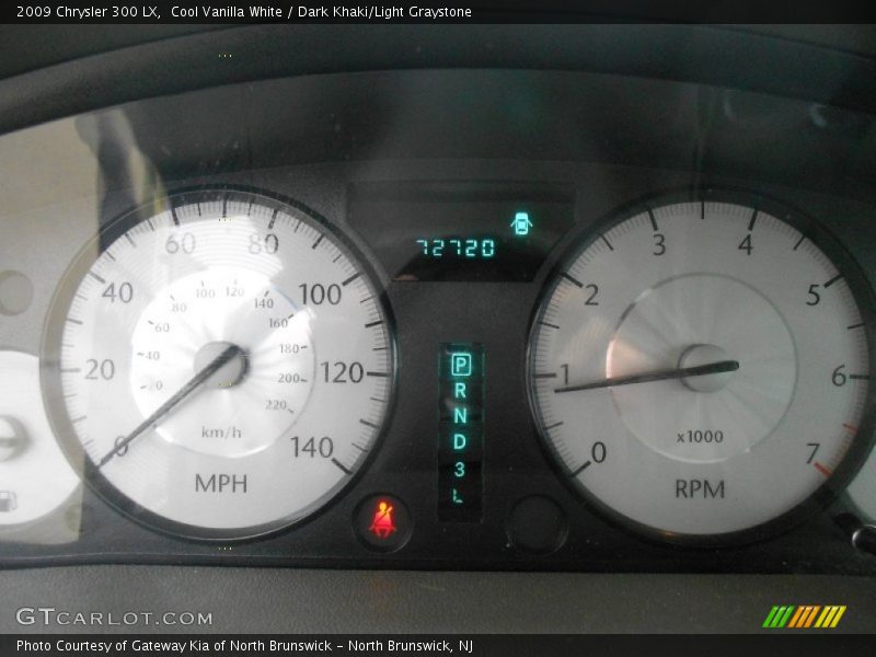 Cool Vanilla White / Dark Khaki/Light Graystone 2009 Chrysler 300 LX
