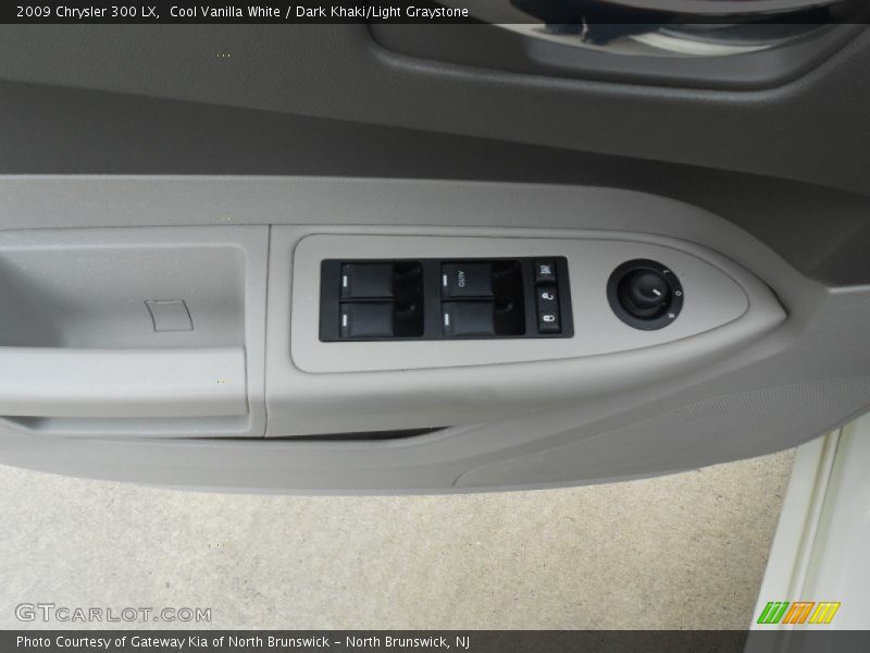 Cool Vanilla White / Dark Khaki/Light Graystone 2009 Chrysler 300 LX