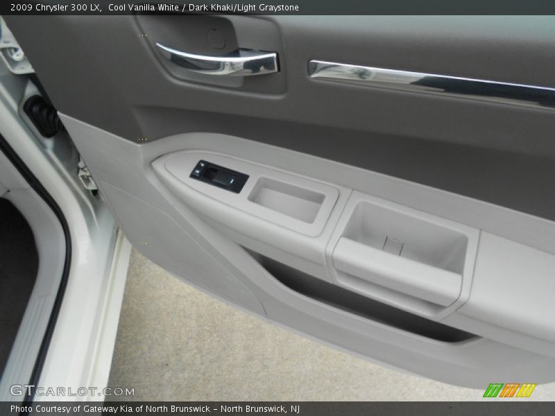 Cool Vanilla White / Dark Khaki/Light Graystone 2009 Chrysler 300 LX