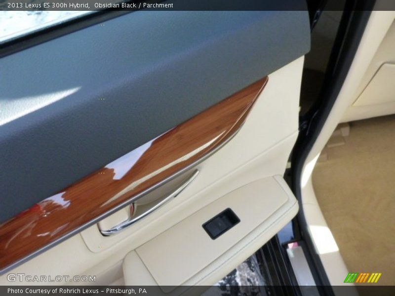 Obsidian Black / Parchment 2013 Lexus ES 300h Hybrid