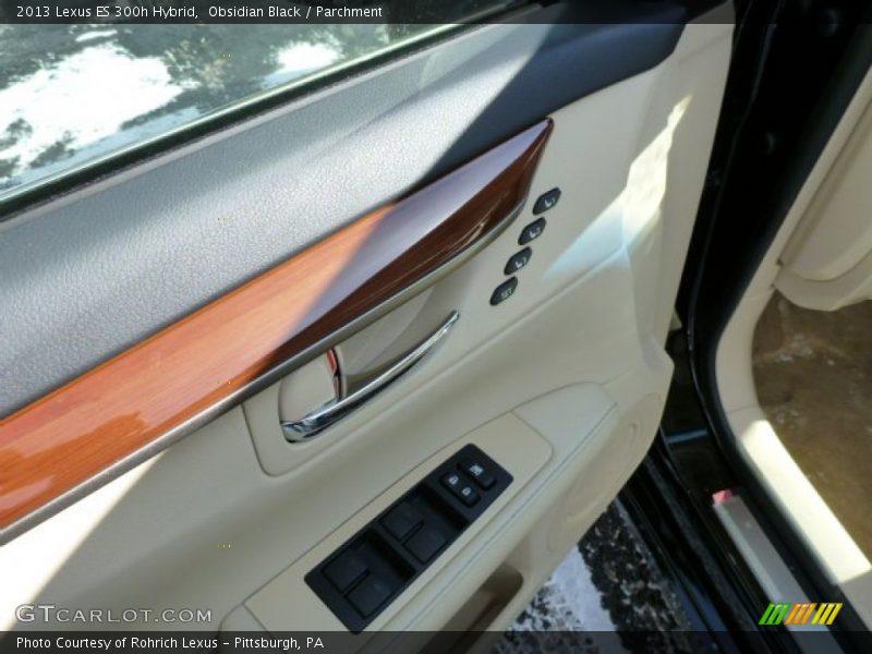 Obsidian Black / Parchment 2013 Lexus ES 300h Hybrid