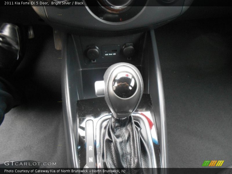 Bright Silver / Black 2011 Kia Forte EX 5 Door