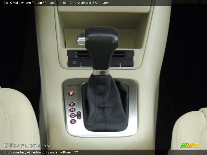 Wild Cherry Metallic / Sandstone 2010 Volkswagen Tiguan SE 4Motion