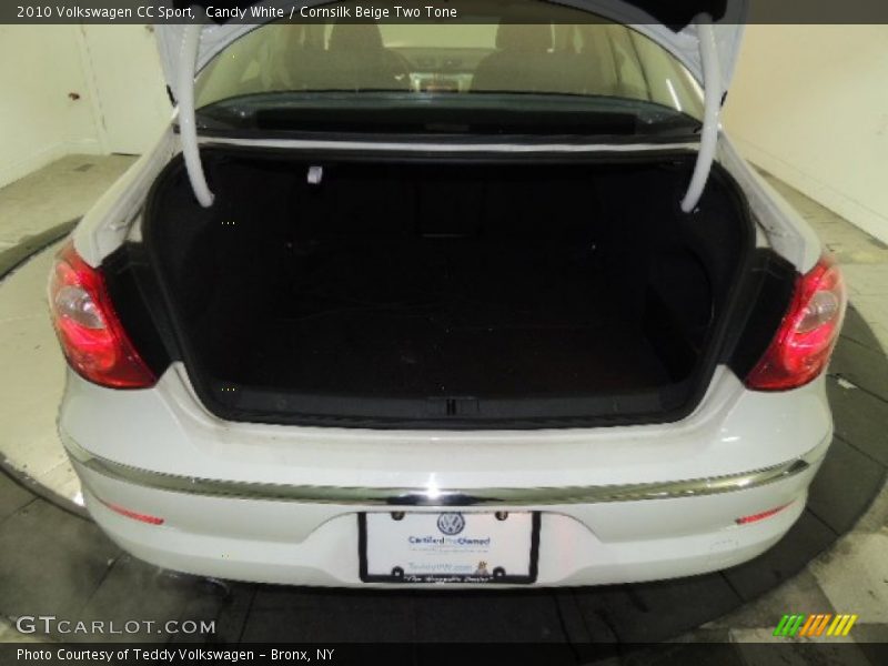 Candy White / Cornsilk Beige Two Tone 2010 Volkswagen CC Sport