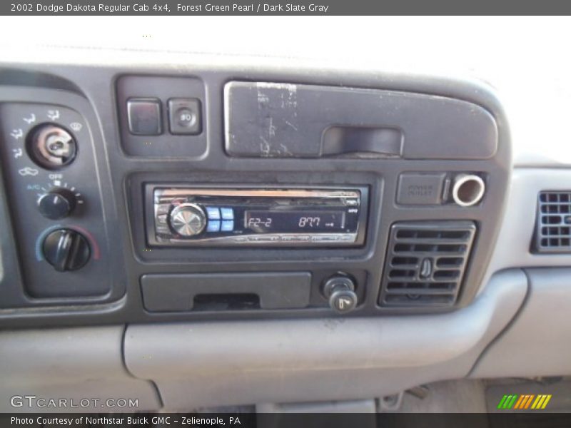 Forest Green Pearl / Dark Slate Gray 2002 Dodge Dakota Regular Cab 4x4