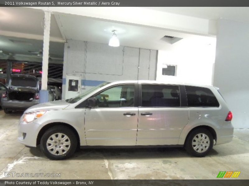 Mercury Silver Metallic / Aero Gray 2011 Volkswagen Routan S